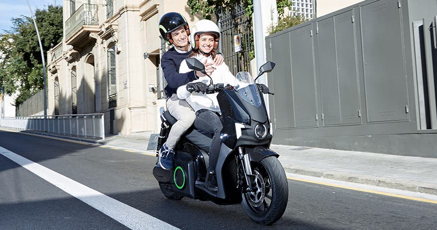 Teaser image with powerful electric scooters for urban traffic