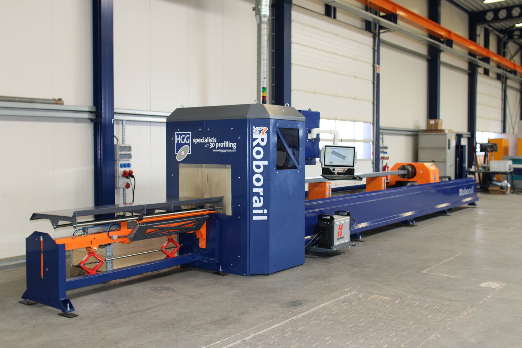 Plasma cutting machine with TX2-60L and external axis