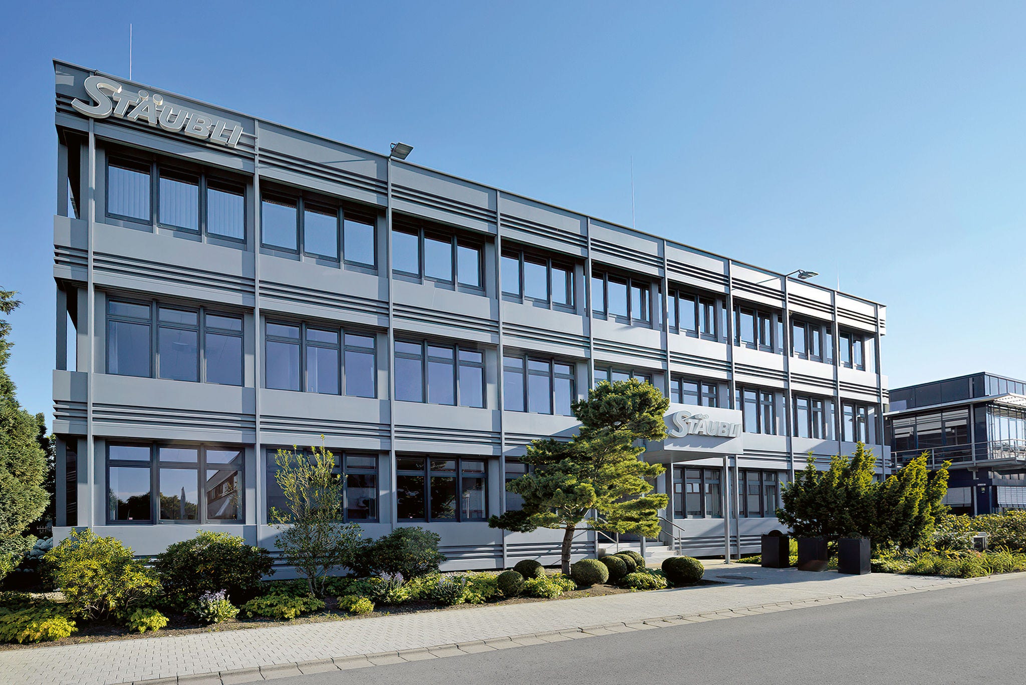 bayreuth-germany-connectors-building-1