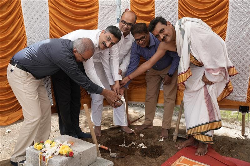With the Bhoomi Puja ceremony, Stäubli officially begins the journey toward its new manufacturing facility in Bangalore, India. 