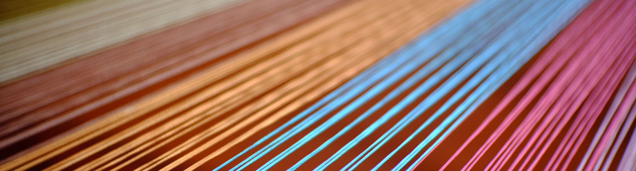 The BEAMPRO reading-in machine sorts coloured warp sheets at the sizing machine.
