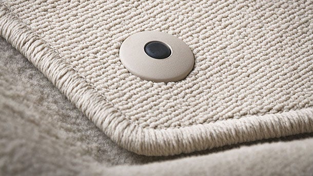 Carpet weaving looms for vehicles and aircraft durable carpets and lightweight floor covering.
