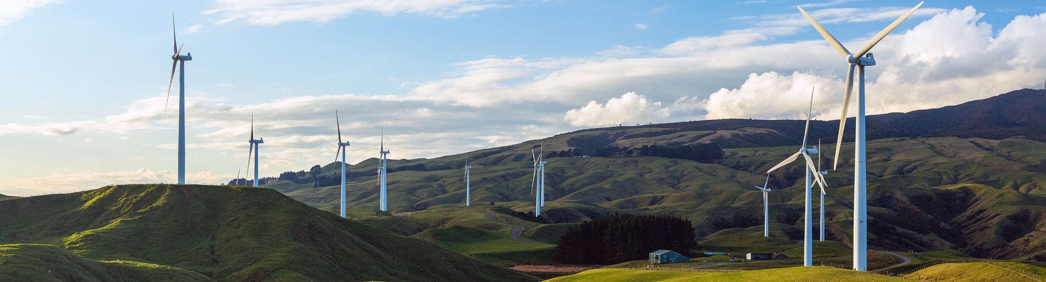 Weaving machines for reinforcement textiles for wind-turbine applications