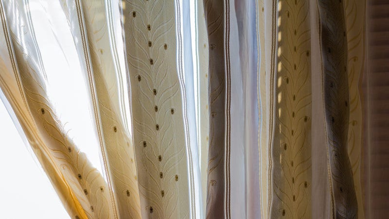 Weaving machine for curtain fabric manufacture - shed opening solution and warp preparation for your production 