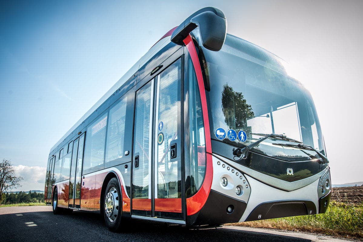 SOR Electric Bus with Stäubli PerforMore connector for e-mobility