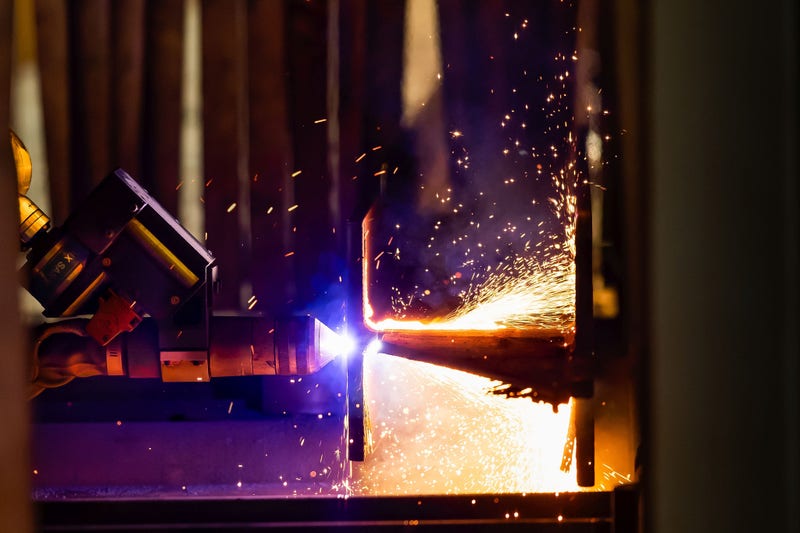 Plasma cutting machine with TX2-60L and external axis