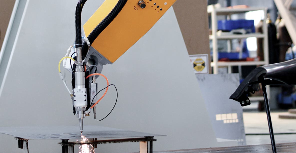 Laser cutting with RX160 robots at Hyundai
