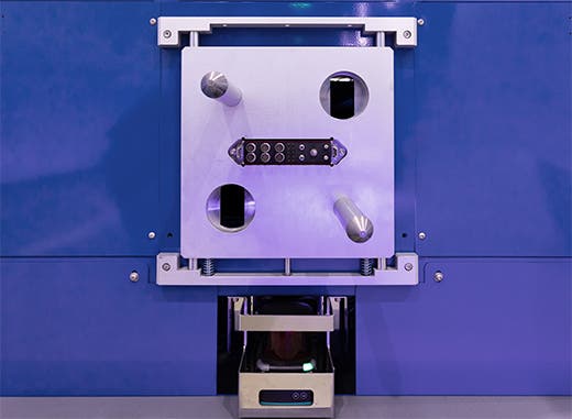 CombiTac with large guiding devices for automatical connection of the cubes