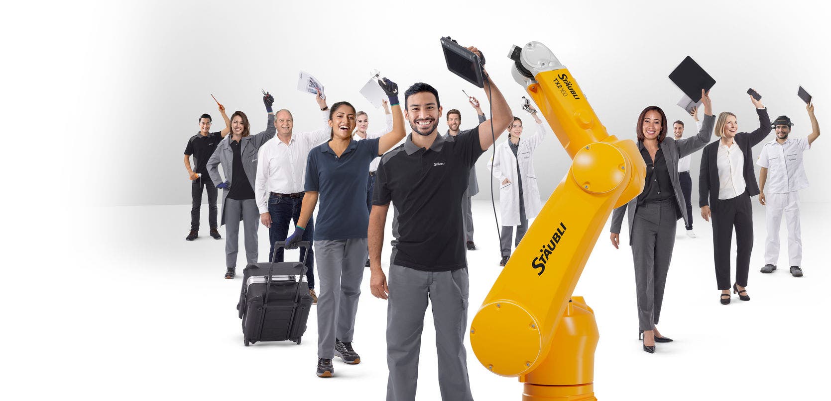 Beyond robots, a complete team including maintenance technicians, hotline, certified instructors, application and programming experts.