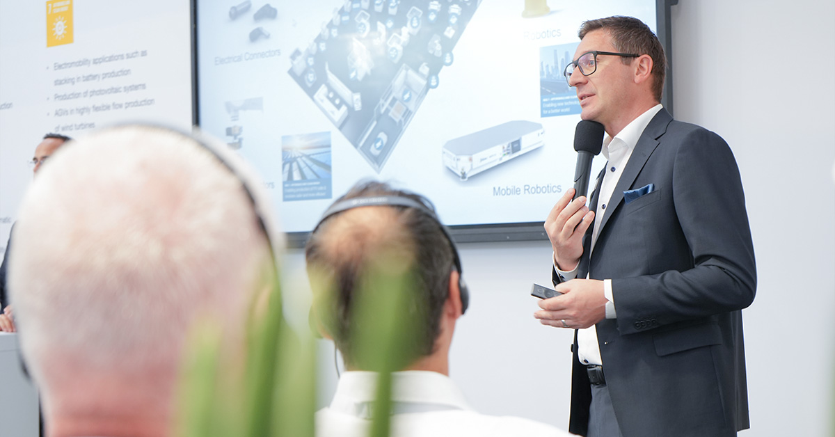 peter pühringer at automatica press conference 2023