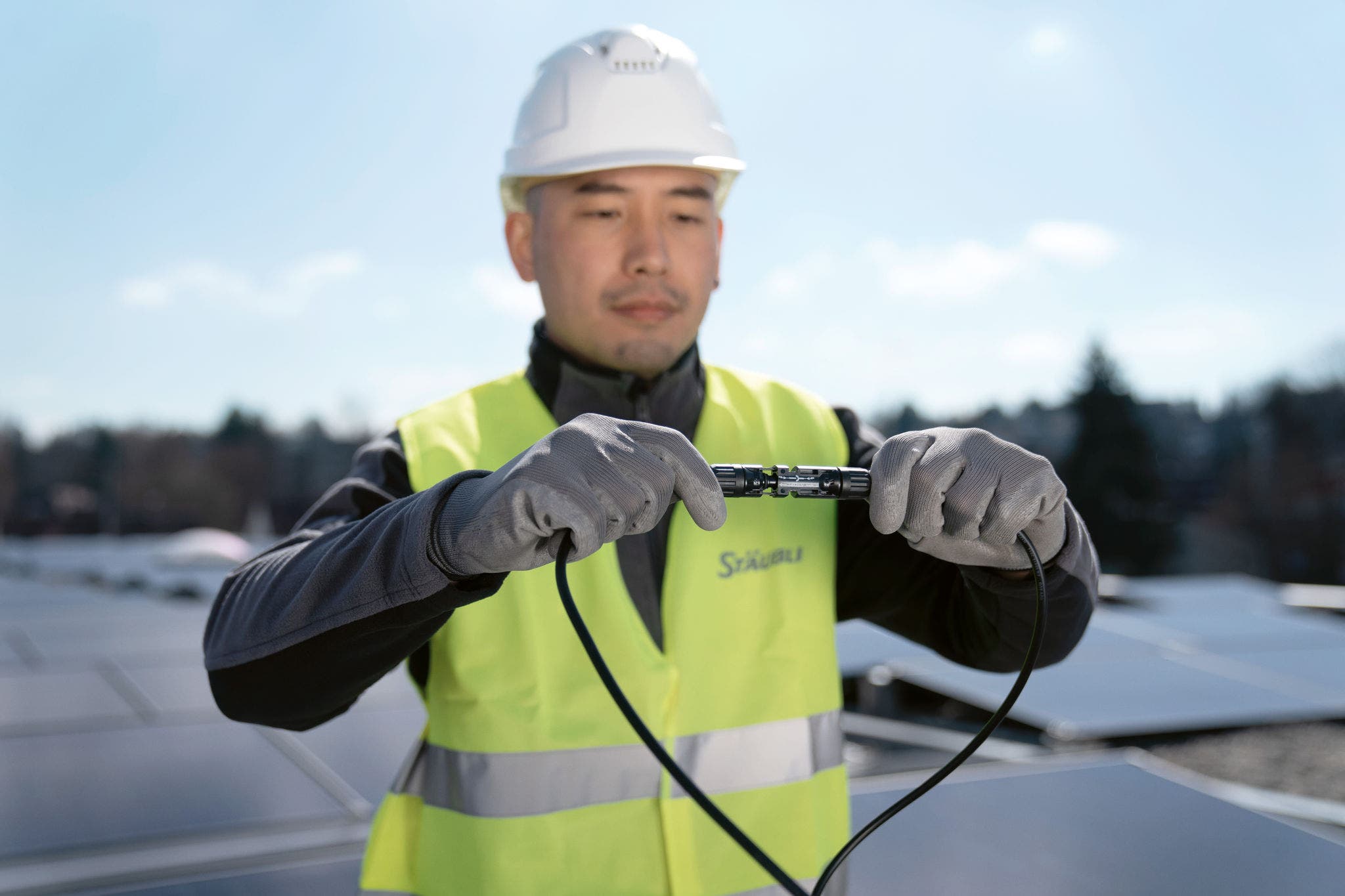 Stäubli Electrical - Innovative mechatronic solutions for higher productivity