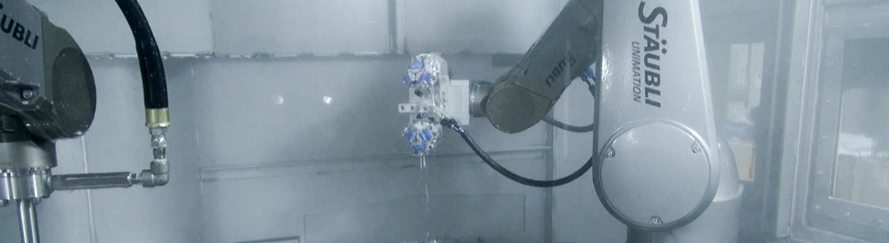 Robotics solutions for metal industry with washing and cleaning application