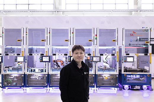 Chan-Hee JANG, Project manager in front of the modular production cubes